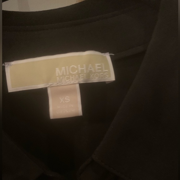 🔴MICHAEL KORS UTILITY SLEEVELESS JUMPSUIT🔴EXCELLENT CONDITION!! - Picture 4 of 4